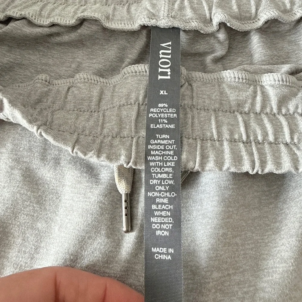 Vuori Halo Performance Shorts Women XL Gray Athleisure Yoga Lounge